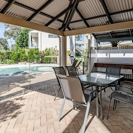 Coastal Luxe Suite With Pool ~ Walk To Noosa River Noosaville Exterior photo