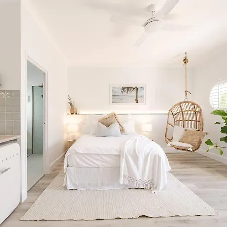 Coastal Luxe Suite With Pool ~ Walk To Noosa River Noosaville Exterior photo